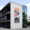 „Hier studieren und gefragte Persönlichkeit werden“ steht auf einem Plakat an der Fassade der Hochschule. Beim millionenschweren Ausbauprogramm für die bayerische Hochschullandschaft geht sie jedoch komplett leer aus.