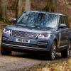 Auf Schleichfahrt: Der neueste Range Rover kann rein elektrisch kriechen.