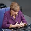 Bundeskanzlerin Merkel wirbt um die Zustimmung der Abgeordneten zum Griechenland-Paket.