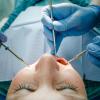 Mehrere Facharztbereiche beschäftigen sich mit Verletzungen oder Krankheiten des Gesichts: Augen-, Haut-, Hals-Nasen-Ohren-Ärzte wie auch Zahnärzte und Kieferchirurgen. 