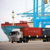Die US-Regierung wird die Einführung der jüngst angekündigten Strafzölle auf Importe aus China - hier der Hafen von Qingdao - für einige Produktgruppen verschieben.
