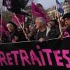 Gegen die geplante Rentenreform von Präsident Macron regt sich weiter erbitterter Widerstand. Abermals gingen Zehntausende Menschen auf die Straße.