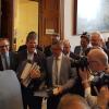Großes Interesse im Landtag: Im April hatten die Nuxit-Gegner die Unterschriften gegen eine mögliche Kreisfreiheit Neu-Ulms in München abgegeben. Jetzt berieten die schwäbischen CSU-Abgeordneten über das Thema und kamen zu einer eindeutigen Einschätzung. 