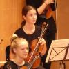 Emilia-Rosa Hofmann (Bildmitte) aus Bad Wörishofen hat es ins Festivalorchester geschafft. Dort spielen Bayerns größte Talente. 