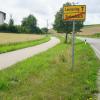 Die Gemeinde Sielenbach will den Geh- und Radweg nach Laimering, der am Ortsausgang endet, angehen - zur Not allein. 