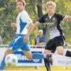 Schiedlich-friedlich 1:1 trennten sich der FC Horgau (rechts Fabian Tögel) und die SpVgg Auerbach-Streitheim (links David Schmuttermair) im Rothtalderby. 