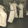 Auftritt beim Metzgerball 1958 im Krumbach Bärensaal. Auch damals gab es schon einen "Fachkräftemangel": Lehrlinge für das Metzgerhandwerk waren rar, diese mussten sinnbildlich mit dem Strick herangezogen werden.