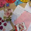Die ersten Briefe von Kindern des Kindergartens St. Nikolaus wurden bereits bei der Post in Großaitingen abgegeben. Sie werden Mitte Januar an Senioren in der Gemeinde verteilt.
