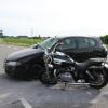 Bei einem Unfall auf der B16 ist ein Motorradfahrer mit einem Auto auf der Höhe von Manching zusammengestoßen.