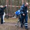 Die Leiche der schwangeren Frau wurde im Wald gefunden. Sie wurde mit Benzin übergossen und verbrannte. 