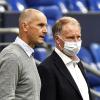 Soll nach Wunsch von Manager Stefan Reuter (rechts) lange beim FC Augsburg bleiben: Trainer Heiko Herrlich.