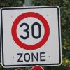 Bisher hat die Marktgemeinde Buch keine Möglichkeit zu kontrollieren, ob sich die Autofahrer in den Tempo-30-Zonen an das Limit halten.  	