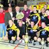 Groß war der Jubel beim neuen schwäbischen Hallenmeister TSV Aindling. Mit einem 5:3-Sieg im Finale gegen Kottern qualifizierte sich der Bayernligist für die bayerische Meisterschaft in Würzburg. Foto: Fred Schöllhorn