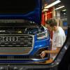 Ohne die großen Autobauer – wie Audi und BMW – ginge es den Bayern schlecht, sagt Wirtschaftsminister Hubert Aiwanger. Deshalb fordert er eine Förderung von Wasserstoffautos. 