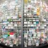 Drei Apotheker aus den Landkreisen Günzburg und Augsburg werden beschuldigt, illegal Arzneimittel hergestellt zu haben und sie als Nahrungsergänzungsmittel beworben und über einen Onlineshop verkauft zu haben.