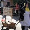 Das Ende der fünften Jahreszeit bildet im Landkreis Günzburg der Gaudiwurm im Altort Jettingen. Ausgelassen feierten die Narren bei bestem Wetter den Saison-Endspurt.