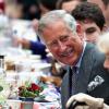 Prinz Charles und seine Frau Camilla beim «Big Jubilee Lunch». Foto: Bogdan Maran dpa