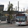 Die Kreisräte stimmten geschlossen einem Konzept zu, das den Memminger Stadtbus- und den Regionalbus-Verkehr aufeinander abstimmen soll. Am Memminger Busbahnhof (Foto) könnte zudem eine zentrale Servicestelle entstehen. 	