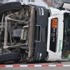 Auf dem Gelände der BayWa in Donauwörth ist ein mit Heizöl beladener Tanklaster umgekippt.