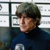 Joachim Löw reagiert auf kritische Fragen zuweilen dünnhäutig. Die Kritik am Bundestrainer häuft sich – und sie entzündete sich nicht erst nach dem desaströsen Auftritt der deutschen Nationalmannschaft beim 0:6 in Spanien. 	