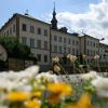 Anklage erhoben: Im ehemaligen Kloster Lülsfeld (Lkr. Schweinfurt) soll der 41-jährige Guru der Gemeinschaft "Go&Change" eine Frau mehrfach vergewaltigt und verletzt haben.