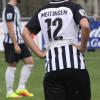 Mit überklebtem Namen auf dem Trikot des TSV Meitingen durfte zuletzt Nachwuchsspieler Yannick Ruinat mitwirken. 	