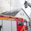 Zu einem Dachstuhlbrand im Lauinger Süden rückten gestern die Feuerwehren Lauingen und Gundelfingen aus.  