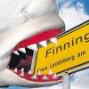 Weil Peta fordert, den Ort umzubenennen, ist die Gemeinde Finning in den Mittelpunkt des Interesses gerückt. „Finning“ ist ein Ausdruck für das Abtrennen der Flossen am lebendigen Hai, der wieder ins Meer geworfen wird.