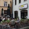 Das Café Dreizehn in Augsburg hat seine Preise in diesem Jahr noch nicht erhöht. Ob das so bleibt, ist laut Inhaberin Stefanie Rajkay unklar. 	