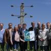 Sie alle freuen sich auf den neuen Storchenradweg durchs Unterallgäu (von links): Leo Rasch (LBV), Franz Renftle (1. Bgm. Pfaffenhausen), Brigitte Kraft (Dipl. Biologin, LBV), Hans Roth (Storchenbrauerei), Hermann Lochbronner (1. Bgm. Kirchheim), Ethelbert Babl (Leader-Koordinator, Amt für Ernährung, Landwirtschaft und Forsten Kempten), Michael Stoiber (Ansprechpartner LAG* - Unterallgäu Aktiv GmbH), Christine Vogginger (Gemeinderat Kirchheim), Johannes Ruf (1. Bgm. Tussenhausen) und Karin Holzheu (Holzheu-Holzbau). 	