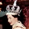 Königin Elizabeth II. am 2. Juni 1953 nach der Krönung in der Westminster Abbey. 	