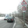 Die Geschwindigkeitsbeschränkung in der Franz-Beck-Straße in Aichach ist umstritten.