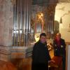 Sie sind zufrieden mit dem Werk: Orgelbaumeister Siegfried Schmid (links) mit Pater Stefan Kling, dem Orgelsachverständigen der Diözese.  	