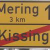 Wer den Schaden hat ... Von Kissing sind es drei Kilometer nach Mering....