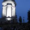 Besonders romantisch wird es beim Bismarckturmfest abends, wenn der Turm beleuchtet wird. 