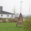 Beim Bienenhotel könnte Platz sein für einen Kinderspielplatz. 