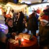 Ein beliebter Treffpunkt für Groß und Klein ist die zweitägige Dorfweihnacht auf dem Brunnenplatz in Leitershofen. 