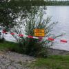 Der Uferbereich des Mandichosees blieb im Sommer 2019 nach dem Fund einer giftigen Blaualgenart gesperrt.