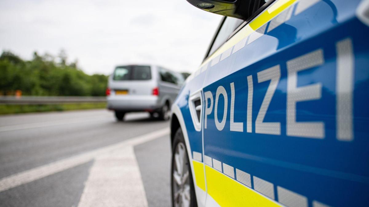 30-Jähriger Fährt Unter Drogeneinfluss Und Ohne Führerschein Auf Der A8