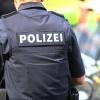 Ein 43-Jähriger aus Niederbayern bricht am Mittwoch in ein Altenheim in Odelzhausen ein. Kurze Zeit später nehmen ihn die Beamten fest.