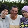 Die Töchter von Christine Hihler Sara (links) und Laura (rechts) sind an Krebs erkrankt. 