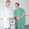 Die Urologen Wolfgang Leonhard und Jürgen Bubeck (von links) haben die Lasertechnologie zur Operation einer gutartigen Prostatavergrößerung etabliert.  