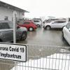 Viel Betrieb herrscht jetzt auf dem Parkplatz des Impfzentrums für den Landkreis Augsburg in Gablingen. Montag und Dienstag wurden jeden Tag 300 Personen gegen Corona geimpft.
