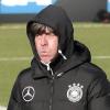 Bundestrainer Joachim Löw tritt mit Deutschland gegen die Niederlande an. Das Spiel ist live im TV und Stream zu sehen.