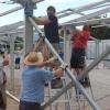 Über sechzig Freiwillige beteiligten sich am Aufbau des Zelts für die Festwoche in Thierhaupten. 