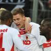 Die Augsburger Spieler feiern einen Treffer von Torsten Oehrl (M) gegen Fortuna Düsseldorf. dpa