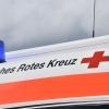 Eine rabiate Frau hat in Donauwörth zwei Kinder verletzt. Das Rote Kreuz brachte die Opfer ins Krankenhaus 