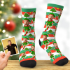 Socken als Weihnachtsgeschenk sind langweilig? Nicht, wenn Sie Ihr eigenes Gesicht, das Ihres Partners oder ein Foto des Haustiers darauf drucken lassen! Über den Anbieter "Foto Socken" lassen sich verschieden Socken ganz einfach personalisieren.