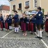 Vor dem Umzug Richtung Volksfestplatz wurde es auf dem Marienplatz musikalisch, unter anderem mit der Stadtkapelle.