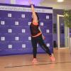 Sandra Hofmeister von der Tanzschule Dance Emotion zeigt, wie man beim Dancit im Walzerschritt fit werden kann.